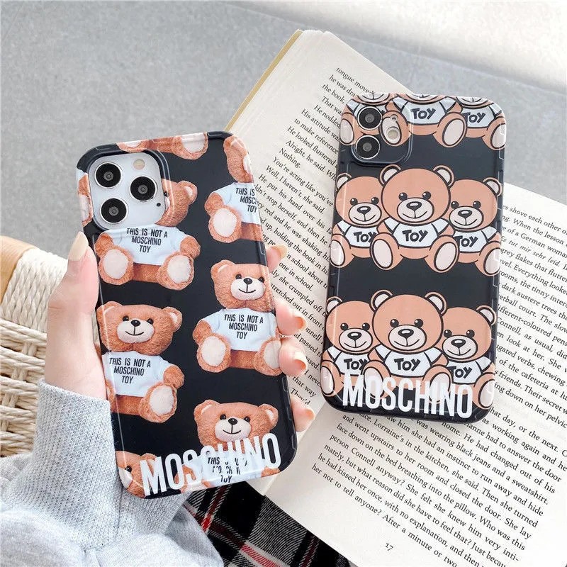 【超お買い得！】 【国内発送】Moschino iPhone ケース Max Pro 12 iPhone・スマホケース 0:ONESIZE