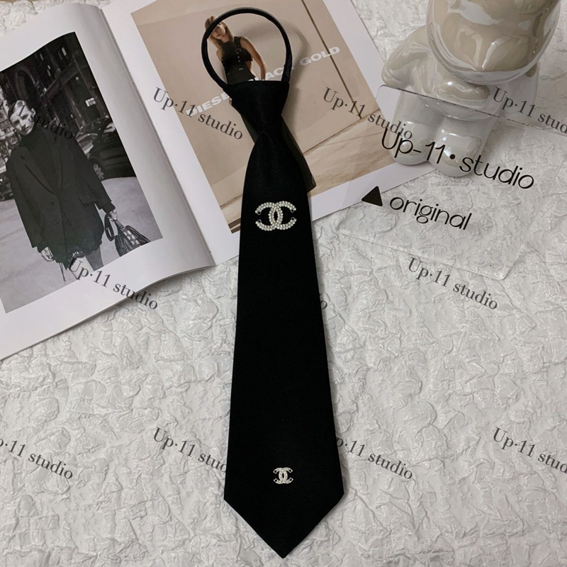 Chanel黒ネクタイメンズ