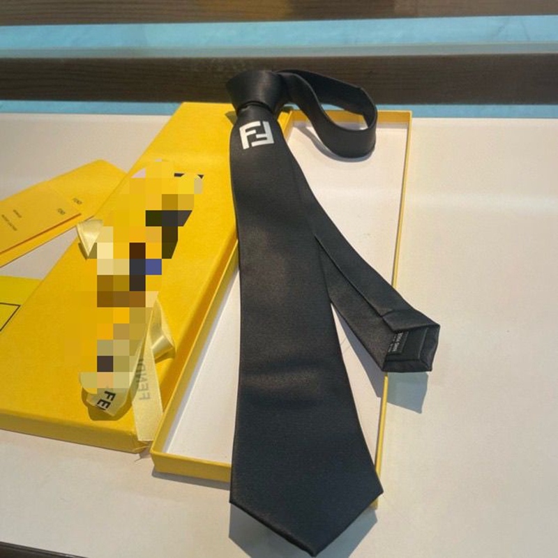 ブランドフェンディネクタイ 