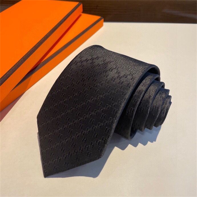 ブランドメンズネクタイ